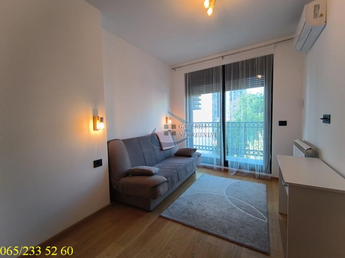 Četvorosoban stan za izdavanje, Crveni Krst, Beograd, 102m², 1.350 €/mes