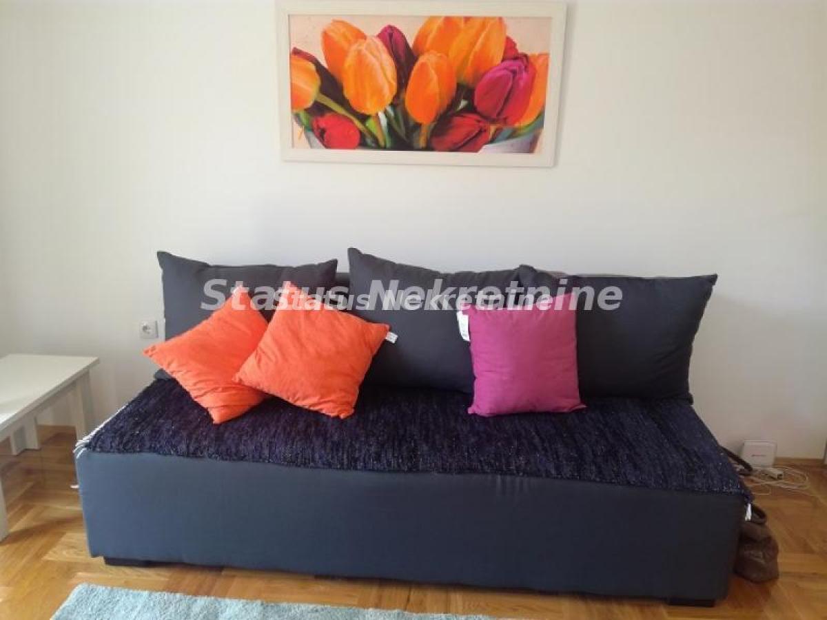 Stan Izdavanje Novi Sad Nova Detelinara 26 m2