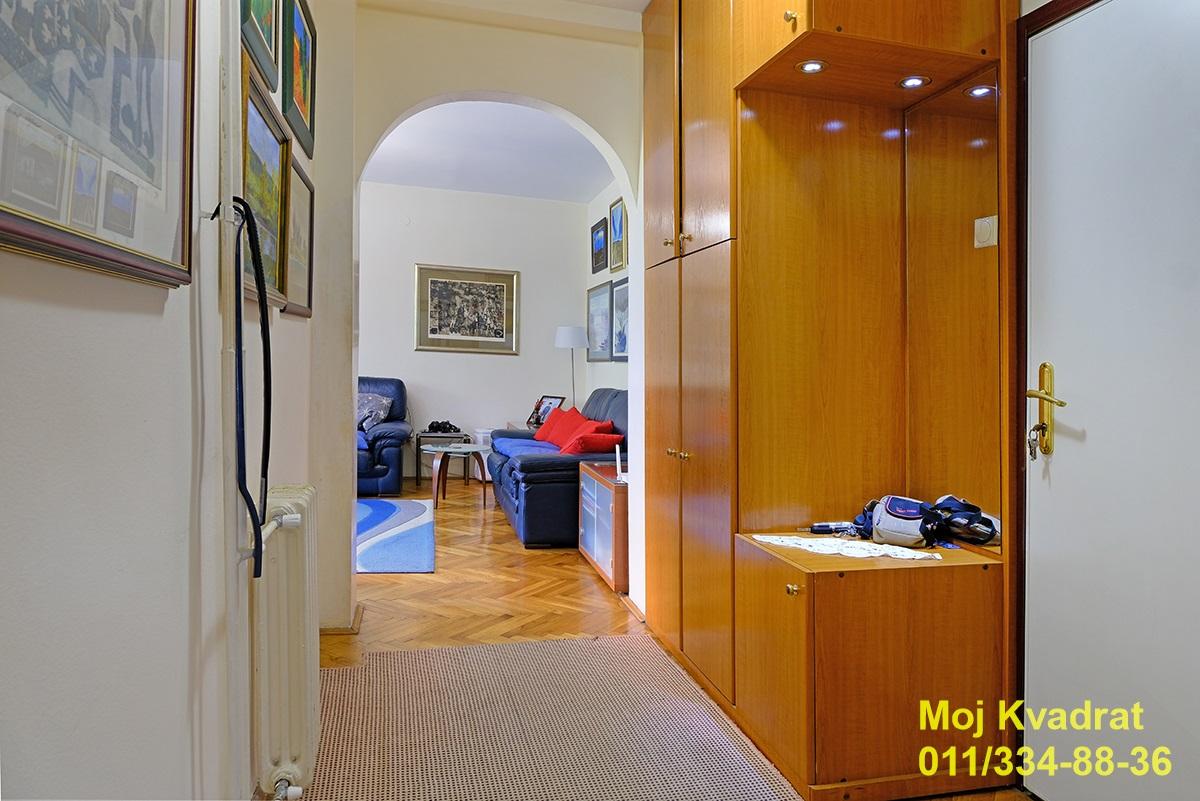 Četvorosoban stan na prodaju, Karaburma, Beograd, 87m², 235.000 €