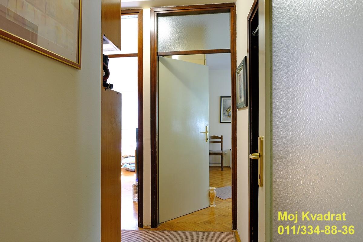 Četvorosoban stan na prodaju, Karaburma, Beograd, 87m², 235.000 €