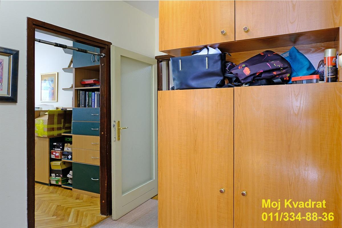 Četvorosoban stan na prodaju, Karaburma, Beograd, 87m², 235.000 €