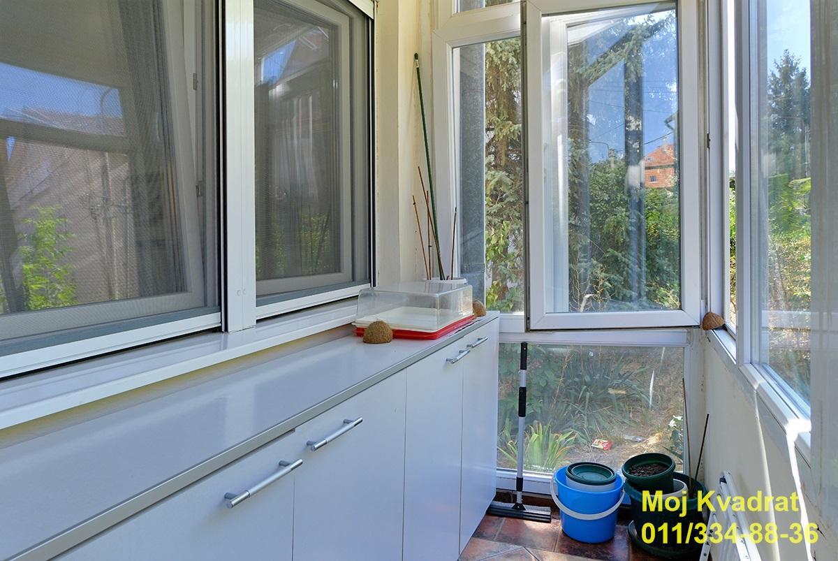 Četvorosoban stan na prodaju, Karaburma, Beograd, 87m², 235.000 €