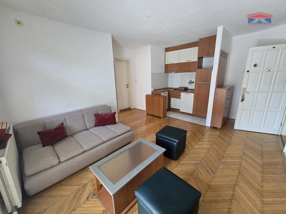 Stan Izdavanje Novi Sad  40 m2