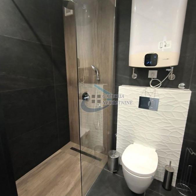 Petosoban stan na prodaju, Kalenić Pijaca, Beograd, 198m², 6. sprat, 870.000 €