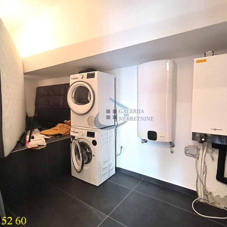 Petosoban stan na prodaju, Kalenić Pijaca, Beograd, 198m², 6. sprat, 870.000 €
