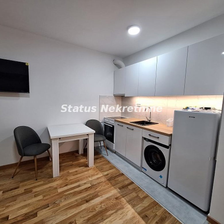 Stan Izdavanje Novi Sad  27 m2