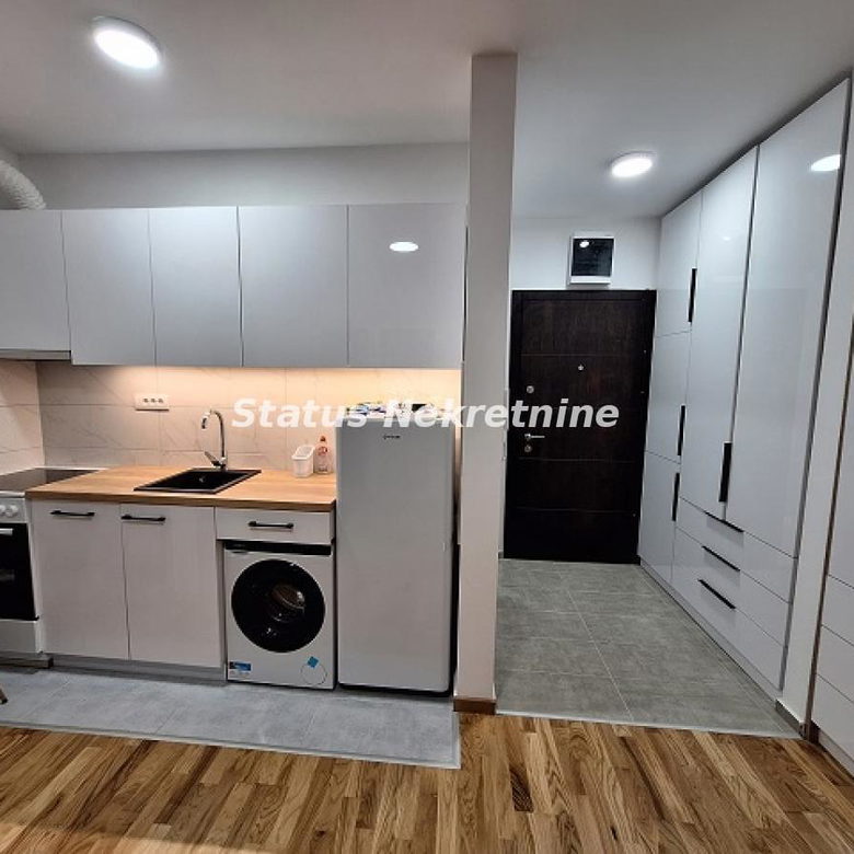 Stan Izdavanje Novi Sad  27 m2