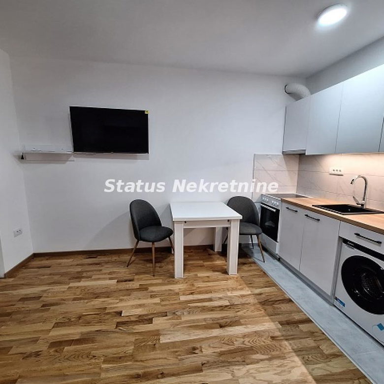 Stan Izdavanje Novi Sad  27 m2