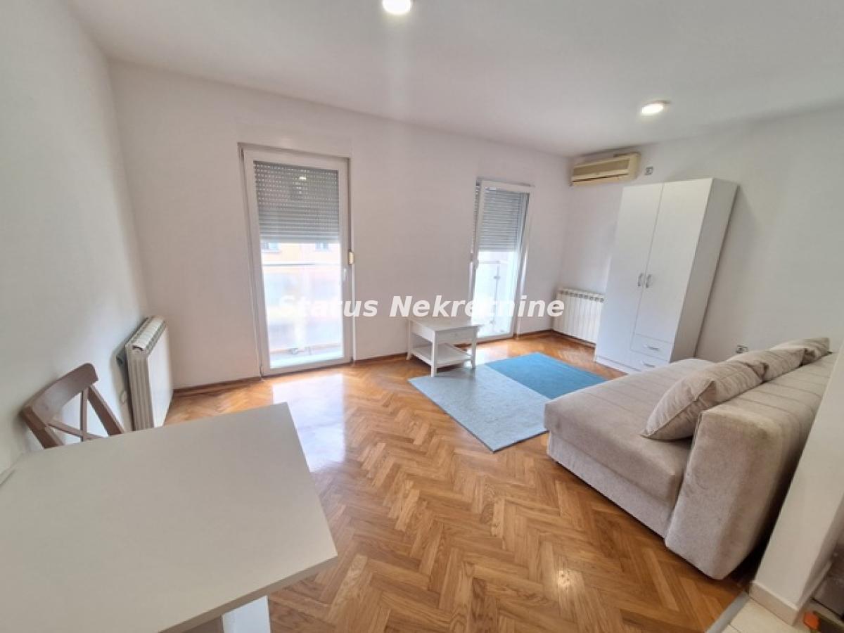 Stan Izdavanje Novi Sad  25 m2