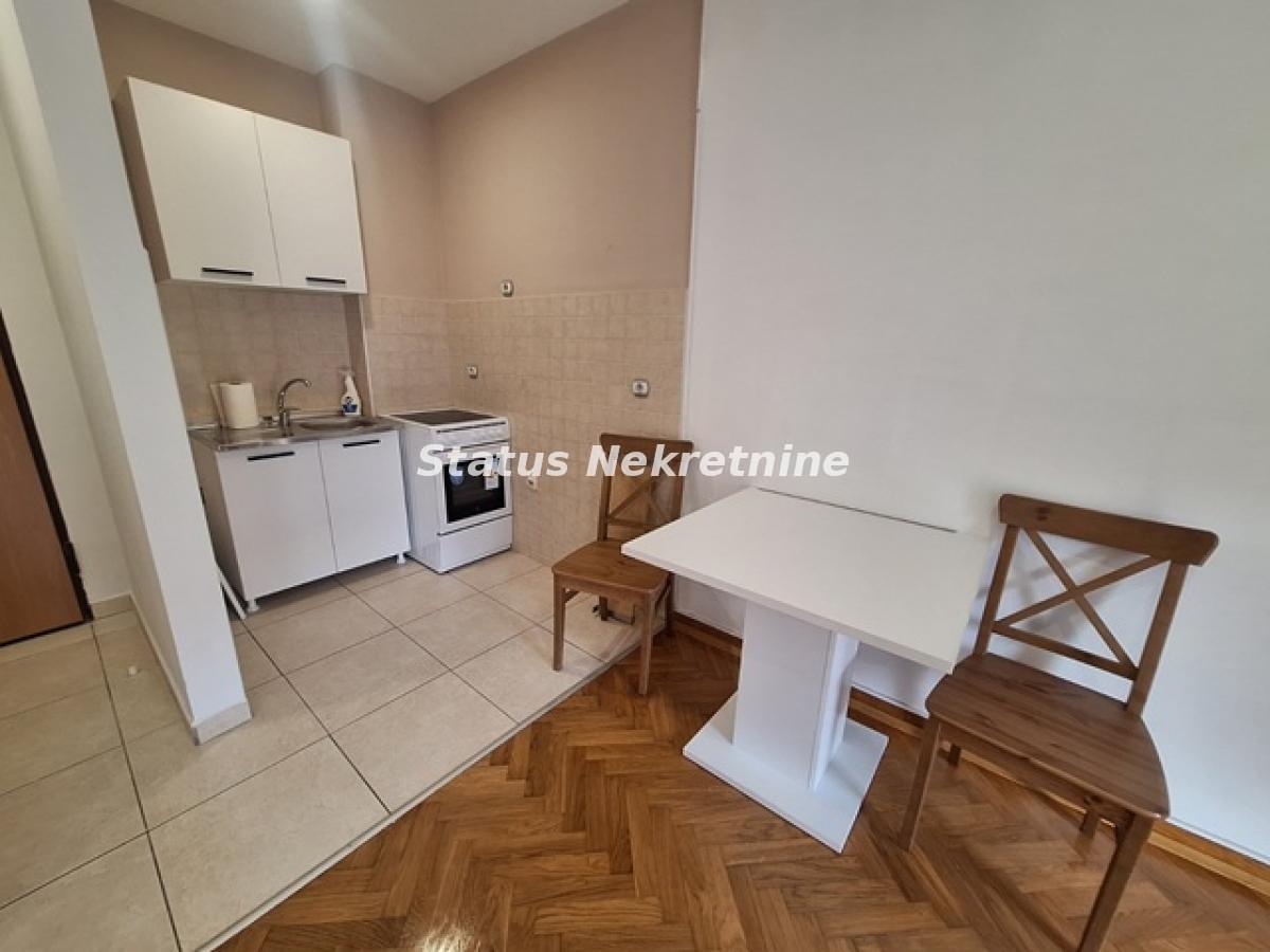 Stan Izdavanje Novi Sad  25 m2