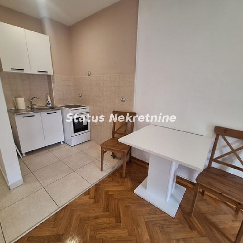 Stan Izdavanje Novi Sad  25 m2