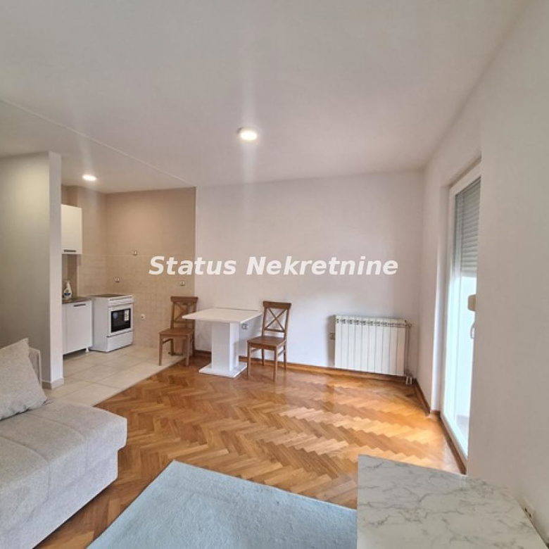 Stan Izdavanje Novi Sad  25 m2