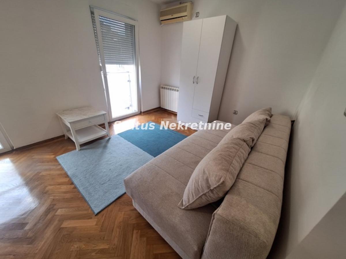 Stan Izdavanje Novi Sad  25 m2