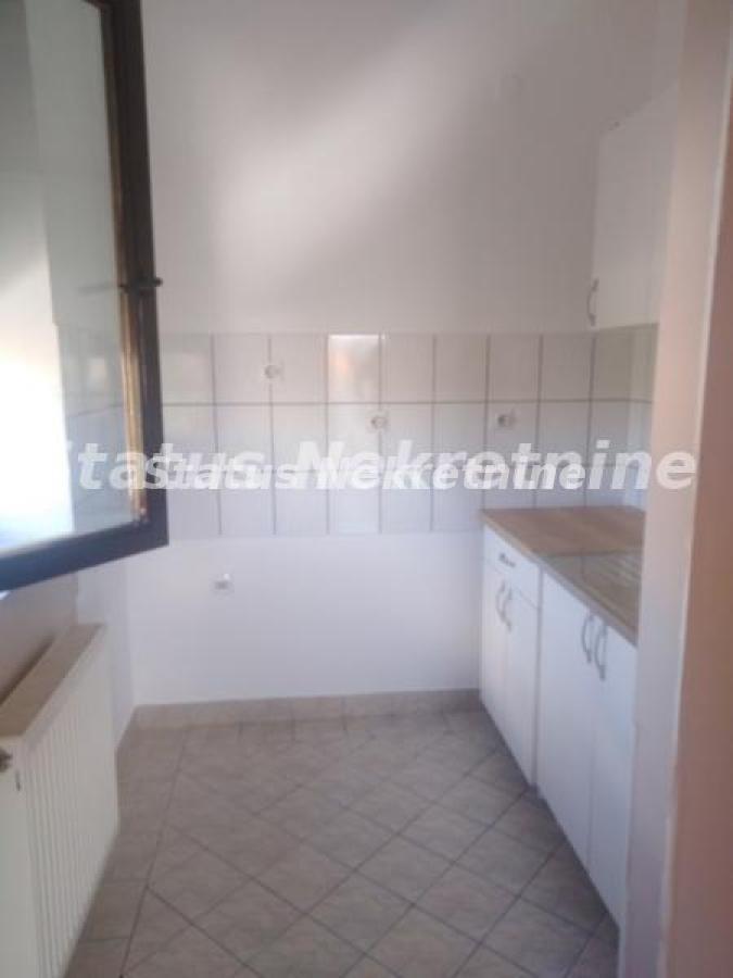 Stan Izdavanje Novi Sad Stan Izdavanje Novi Sad Cara Dušana 36 m2