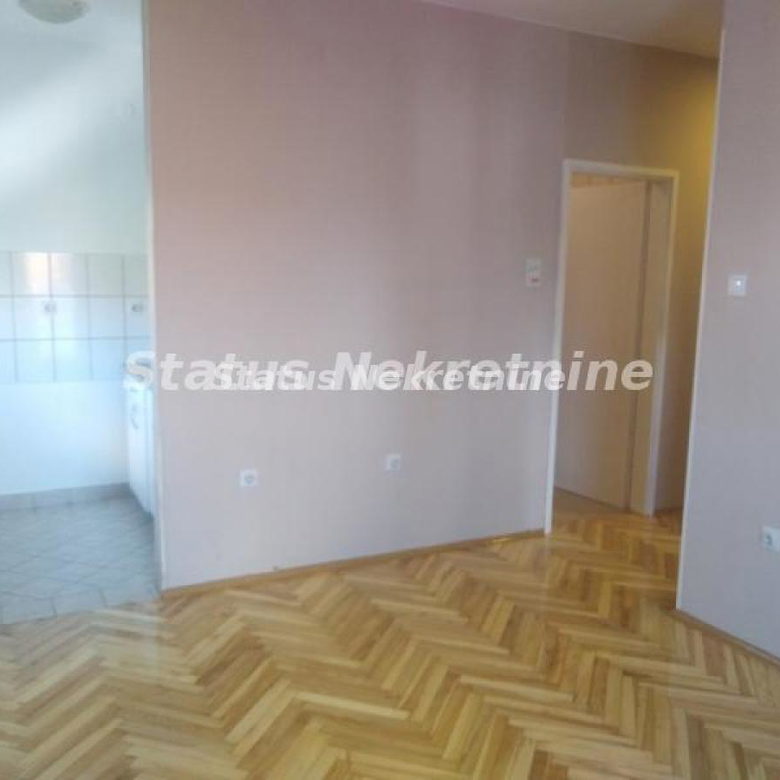 Stan Izdavanje Novi Sad Cara Dušana 36 m2