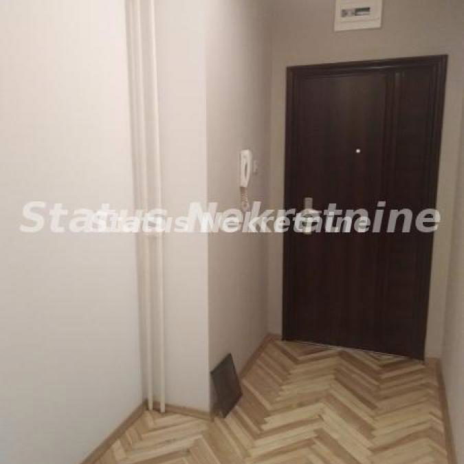 Jednoiposoban stan za izdavanje, Cara Dušana, Novi Sad, 36m², 300 €/mes