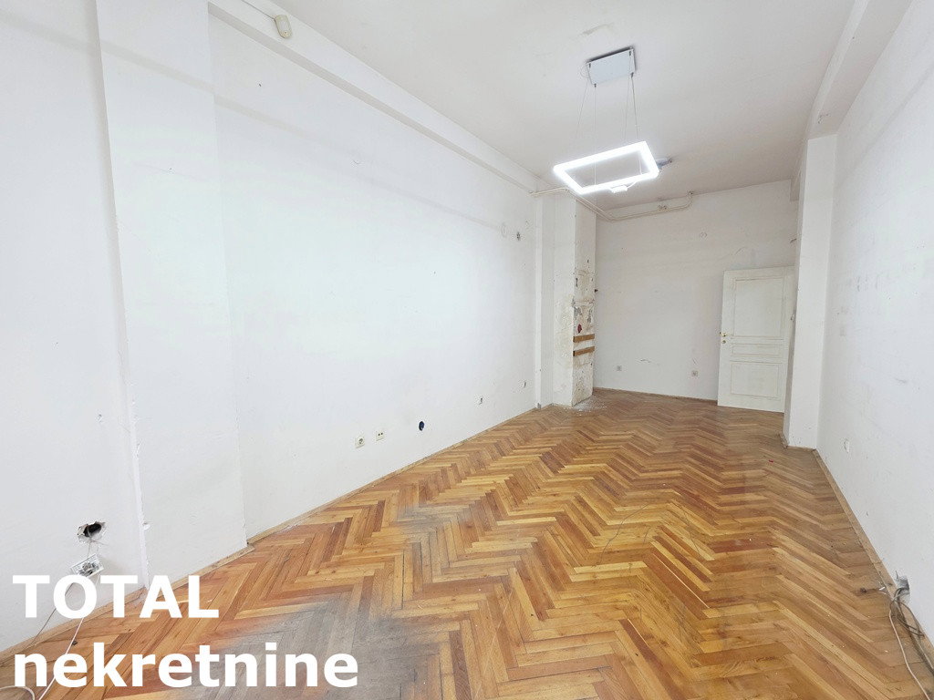Lokal za izdavanje, Bulevar Oslobođenja, Novi Sad, 140m², 2.100 €/mes
