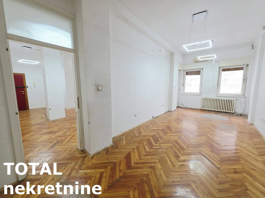 Lokal za izdavanje, Bulevar Oslobođenja, Novi Sad, 140m², 2.100 €/mes