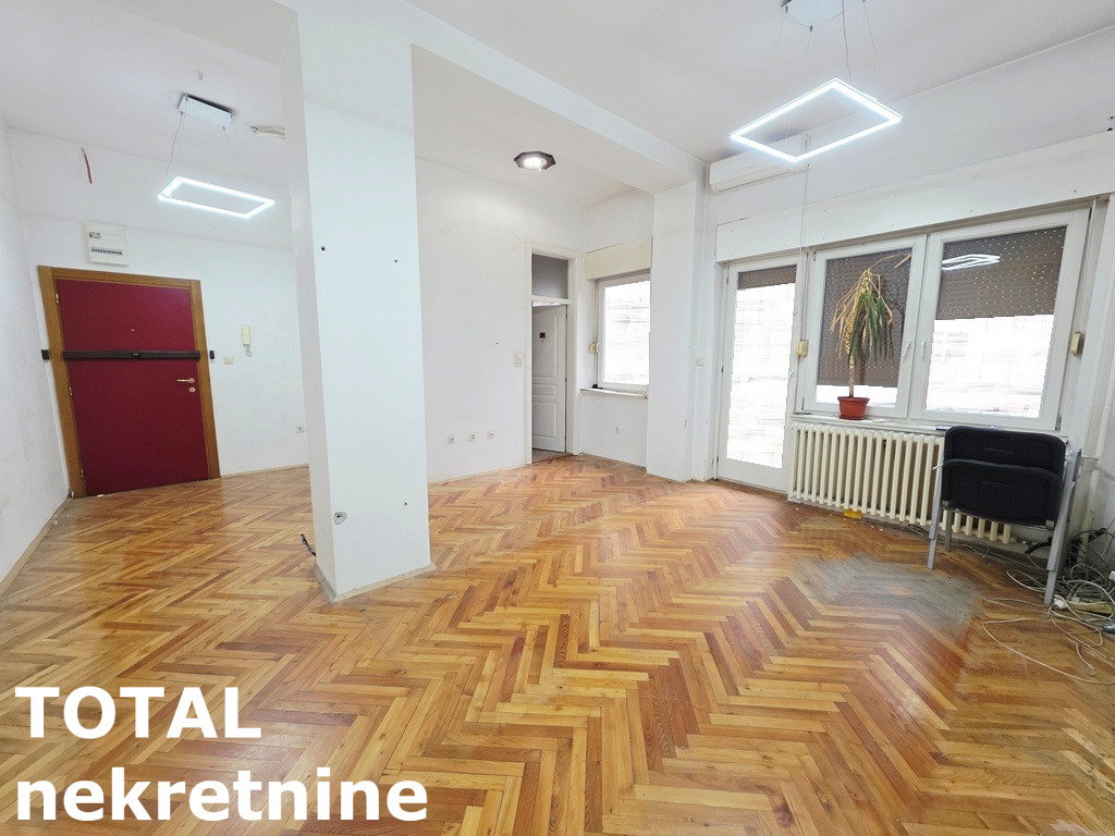 Lokal Izdavanje Novi Sad  140 m2