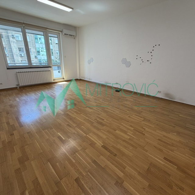 Lokal Prodaja Novi Sad  113 m2
