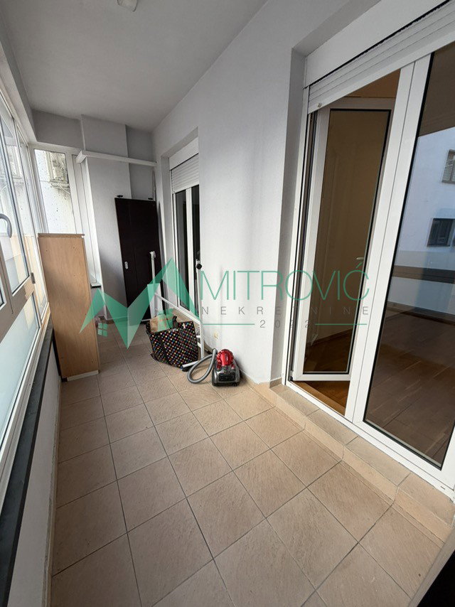izdavanje-bulevar-osloboDJenja-9102430-ww06i Četvorosoban stan na prodaju, Bulevar Oslobođenja, Novi Sad, 113m², 1.250 €