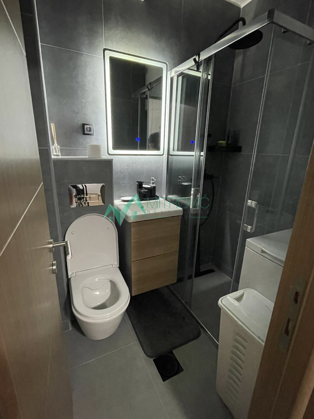 izdavanje-bulevar-osloboDJenja-9102459-6hymu Jednoiposoban stan na prodaju, Bulevar Oslobođenja, Novi Sad, 33m², 500 €