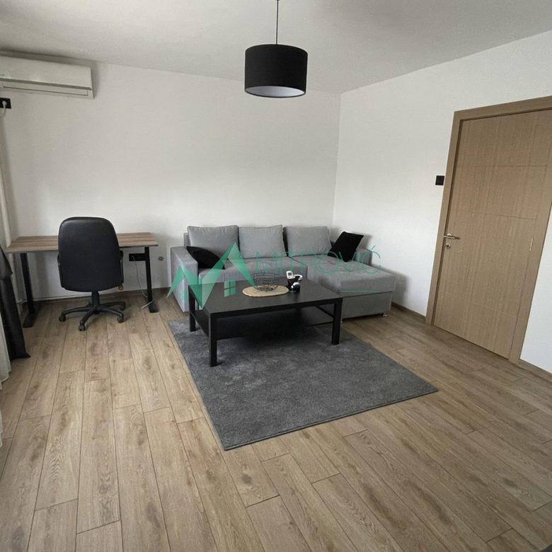 Stan Prodaja Novi Sad  33 m2