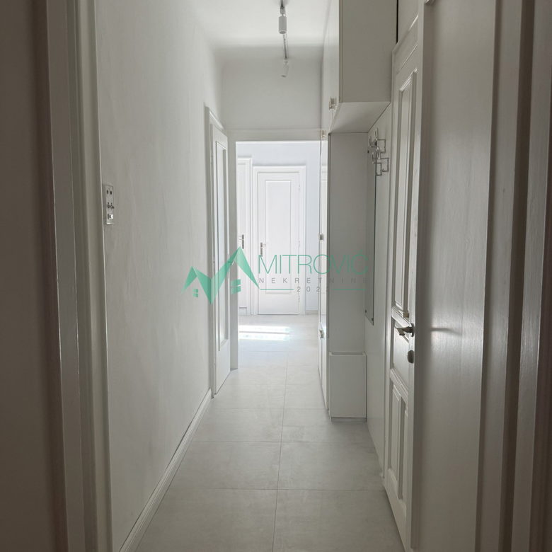 Stan Prodaja Novi Sad  94 m2