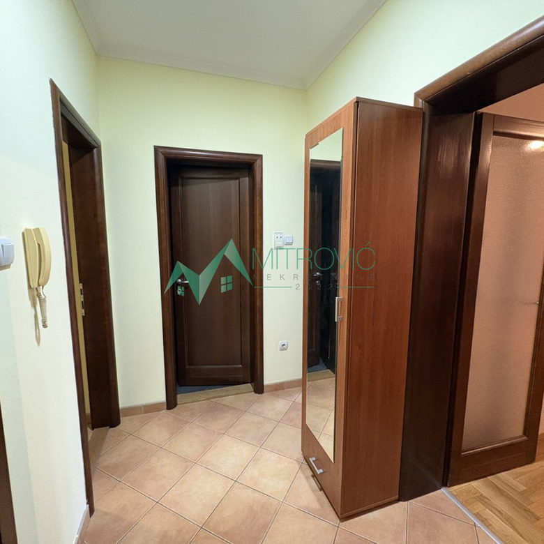 Lokal Prodaja Novi Sad  61 m2