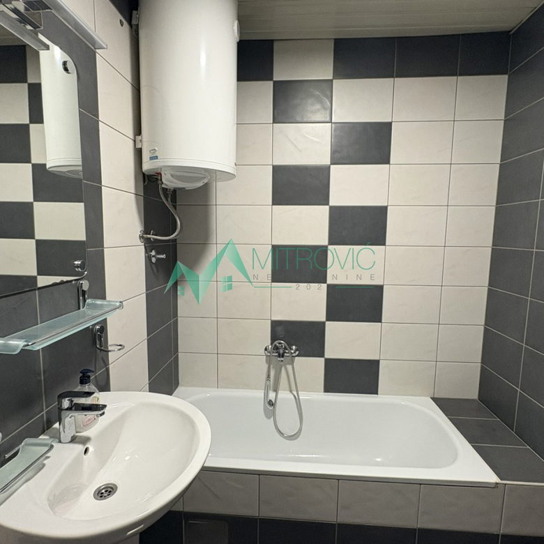 Lokal Prodaja Novi Sad  61 m2