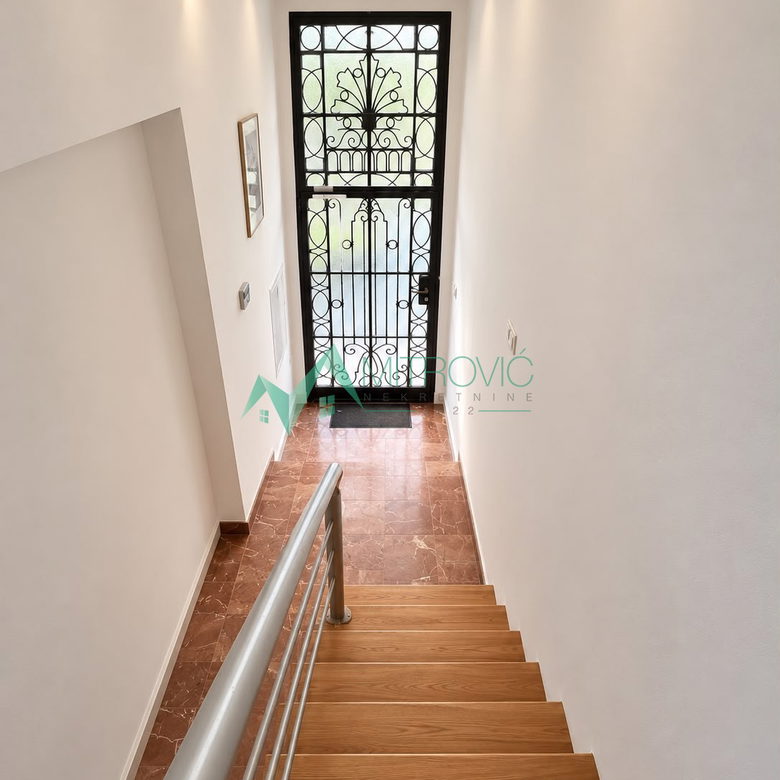 Kuća na prodaju, Centar, Novi Sad, 158m², 3.000 €