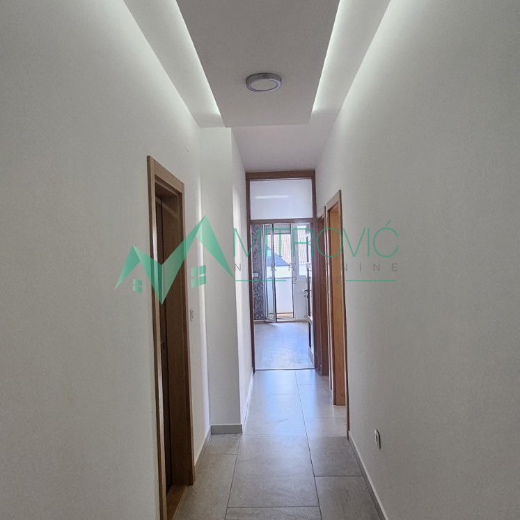 Trosoban stan na prodaju, Centar, Novi Sad, 73m², 1.150 €