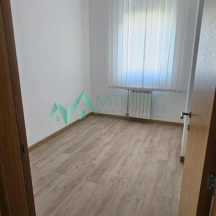 Trosoban stan na prodaju, Centar, Novi Sad, 73m², 1.150 €