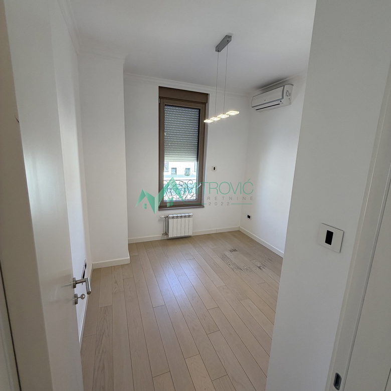 Stan Prodaja Novi Sad  57 m2