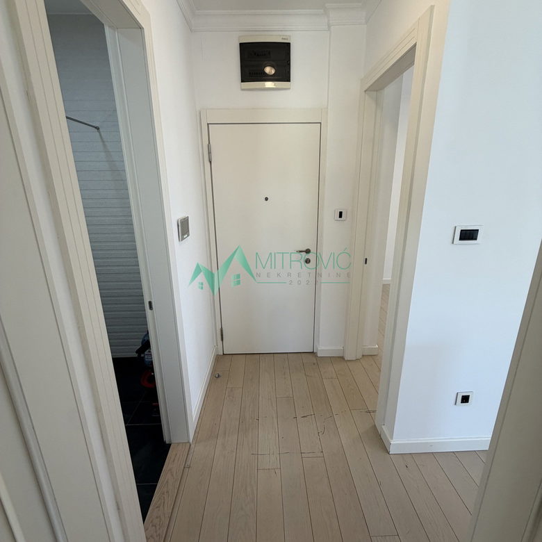 Trosoban stan na prodaju, Centar, Novi Sad, 57m², 1.000 €