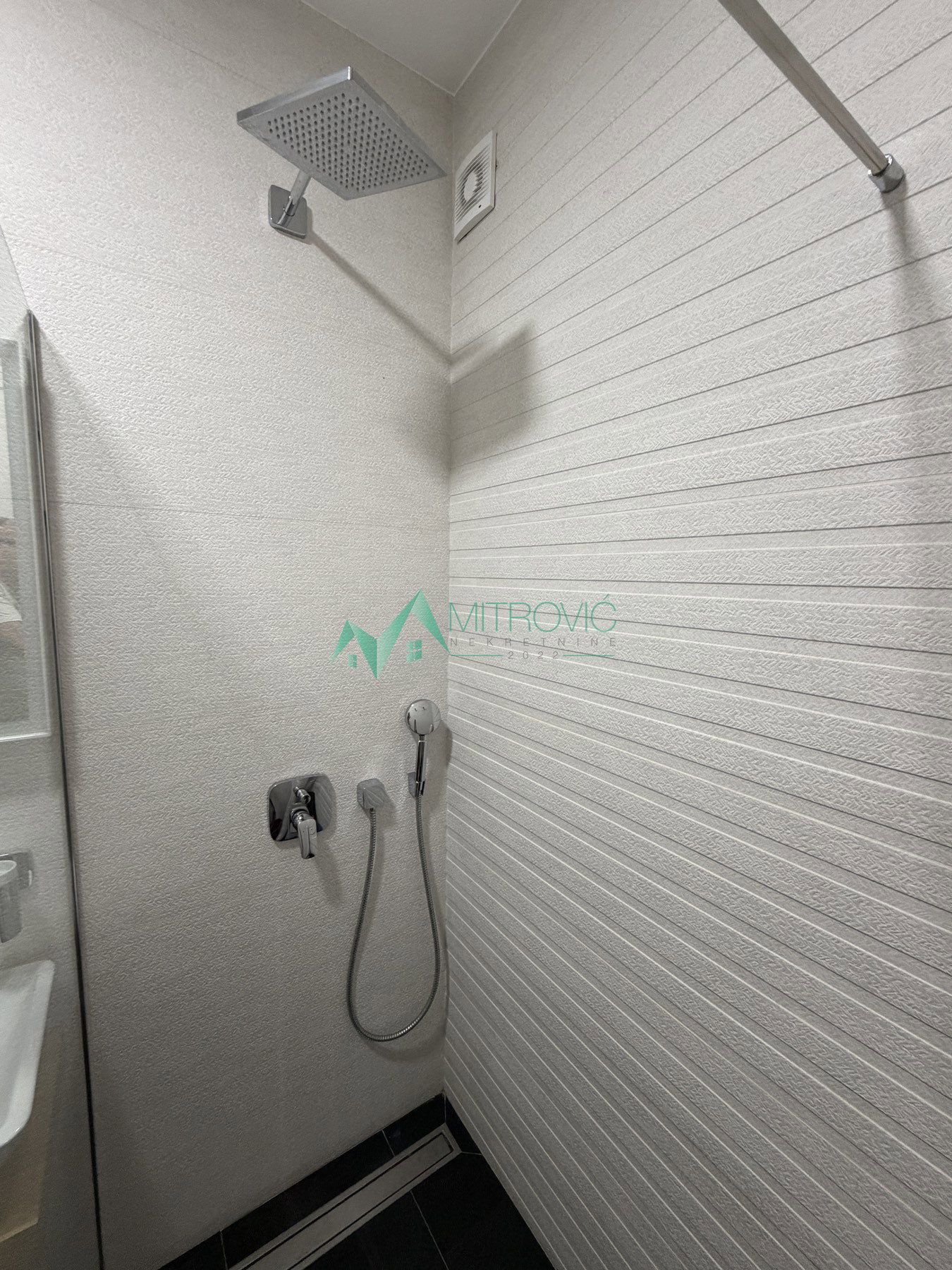 Trosoban stan na prodaju, Centar, Novi Sad, 57m², 1.000 €