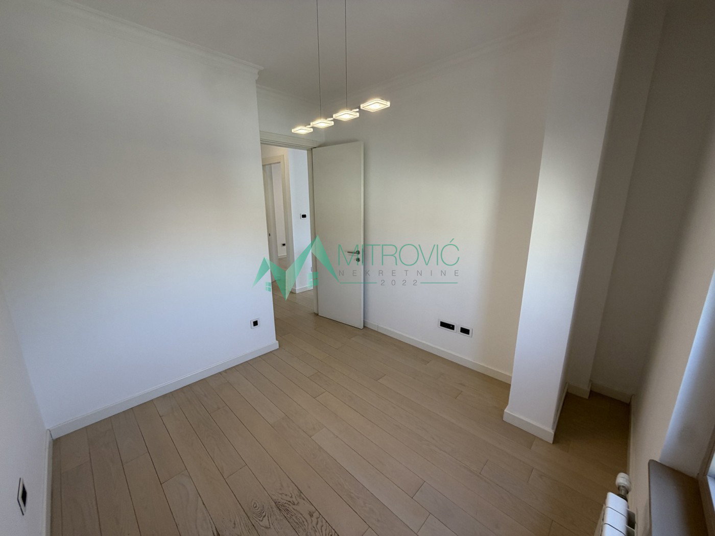 Trosoban stan na prodaju, Centar, Novi Sad, 57m², 1.000 €