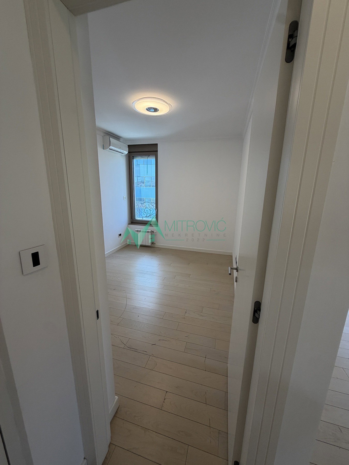 Trosoban stan na prodaju, Centar, Novi Sad, 57m², 1.000 €