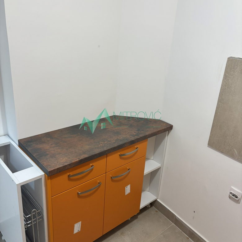 Lokal Prodaja Novi Sad  120 m2