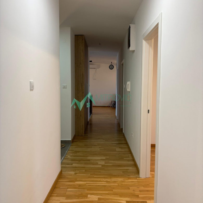 Petosoban stan na prodaju, Nova Detelinara, Novi Sad, 128m², 1.300 €