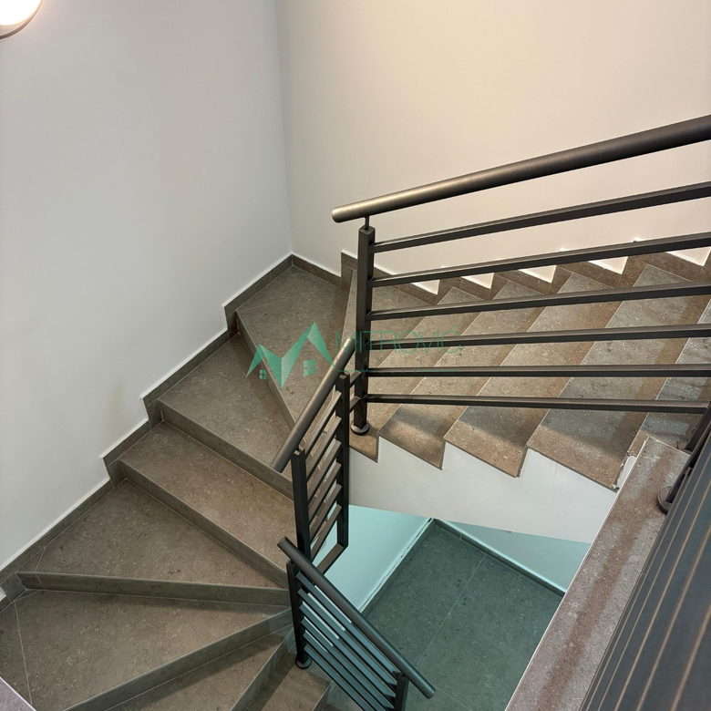 Petosoban stan na prodaju, Nova Detelinara, Novi Sad, 128m², 1.300 €