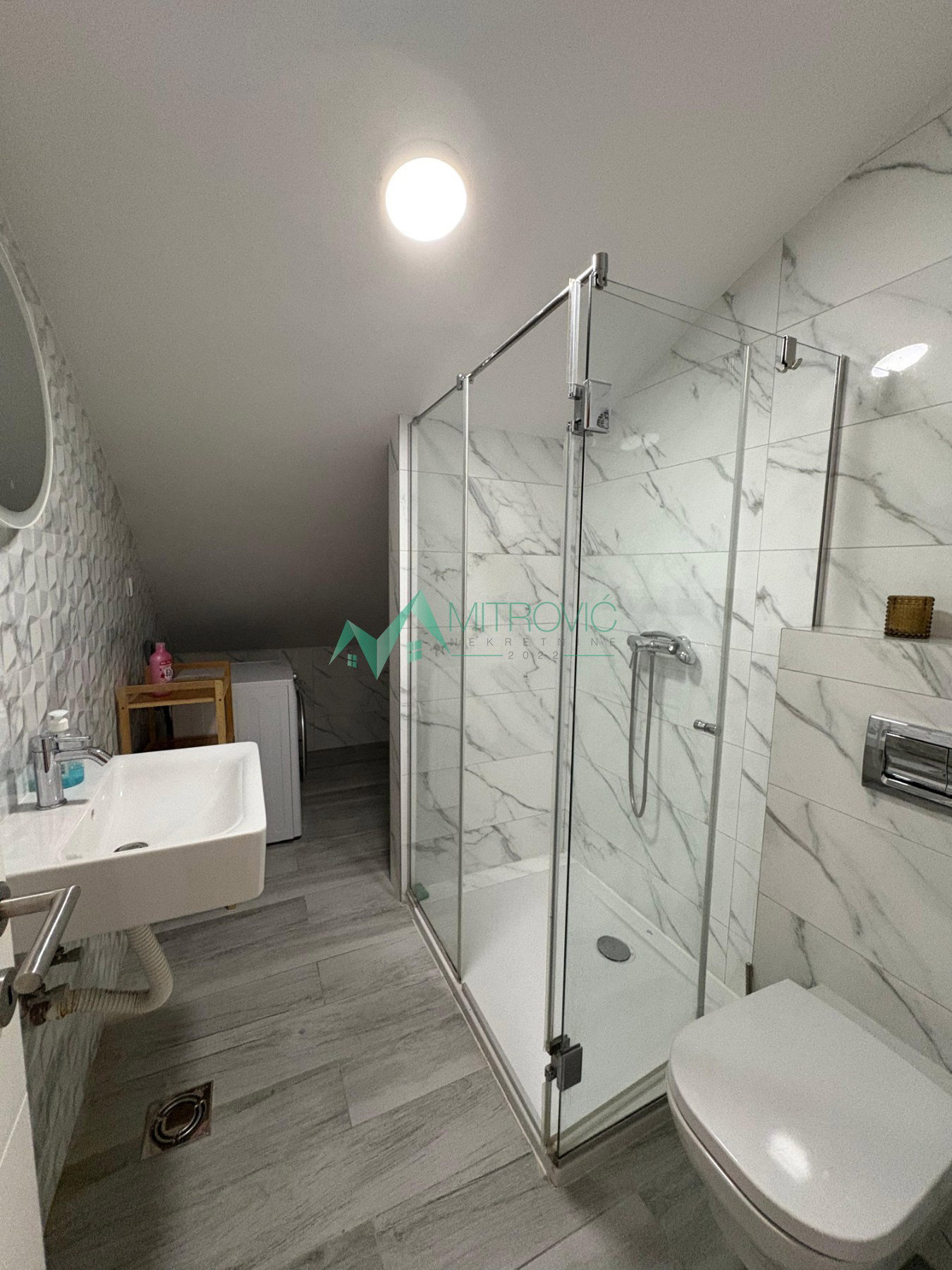 Petosoban stan na prodaju, Nova Detelinara, Novi Sad, 128m², 1.300 €