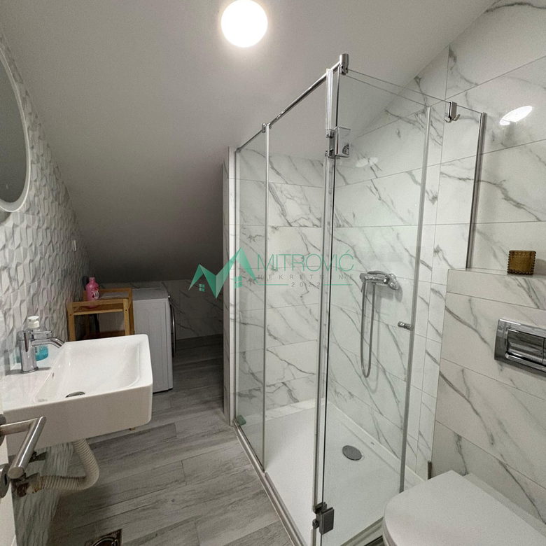 Petosoban stan na prodaju, Nova Detelinara, Novi Sad, 128m², 1.300 €