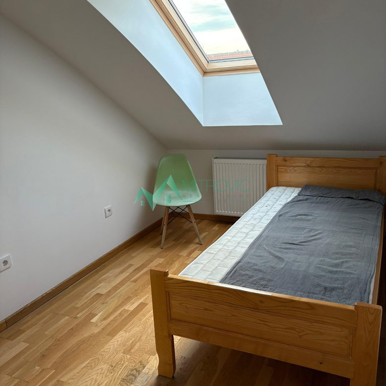 Petosoban stan na prodaju, Nova Detelinara, Novi Sad, 128m², 1.300 €