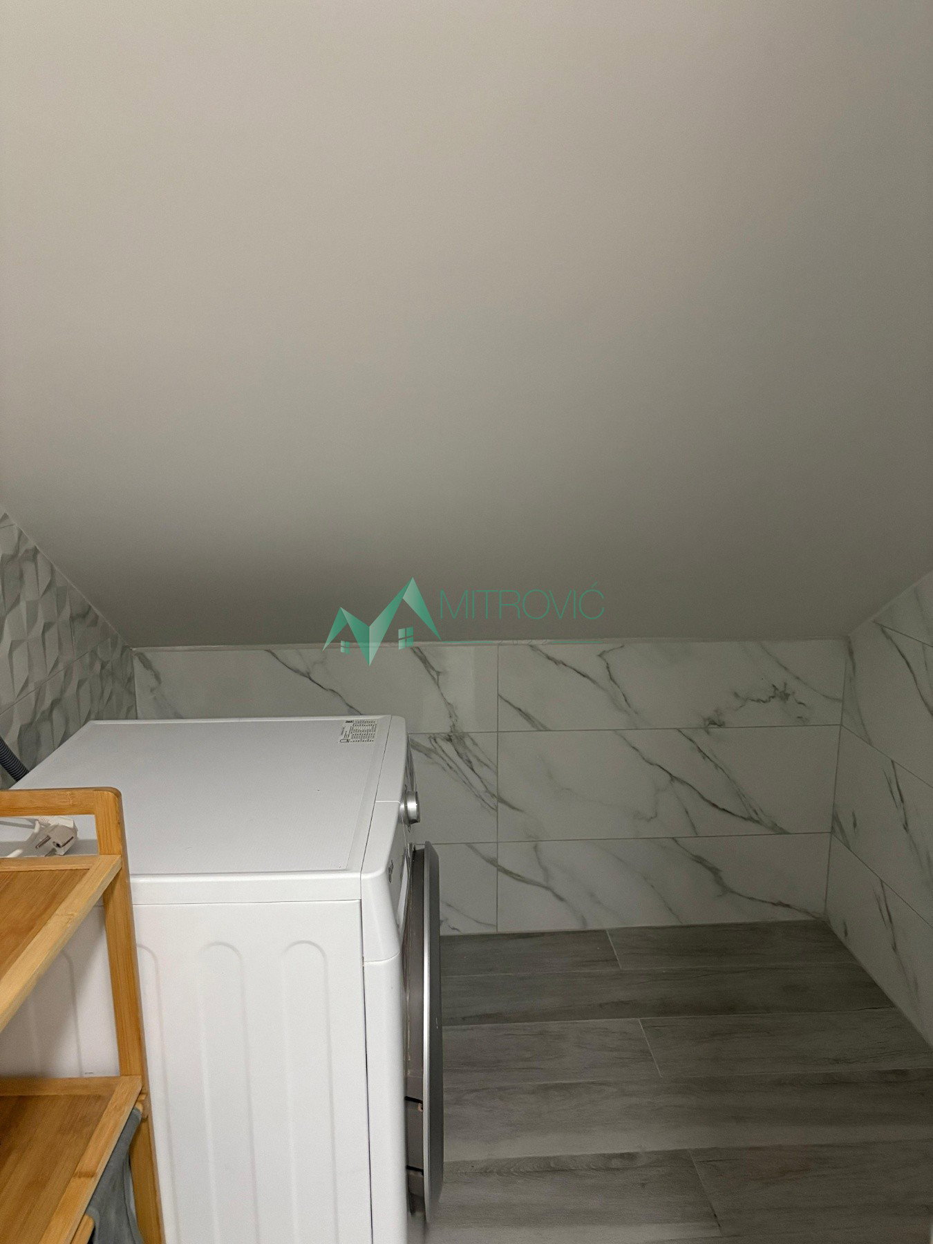 Petosoban stan na prodaju, Nova Detelinara, Novi Sad, 128m², 1.300 €
