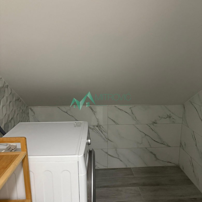 Petosoban stan na prodaju, Nova Detelinara, Novi Sad, 128m², 1.300 €