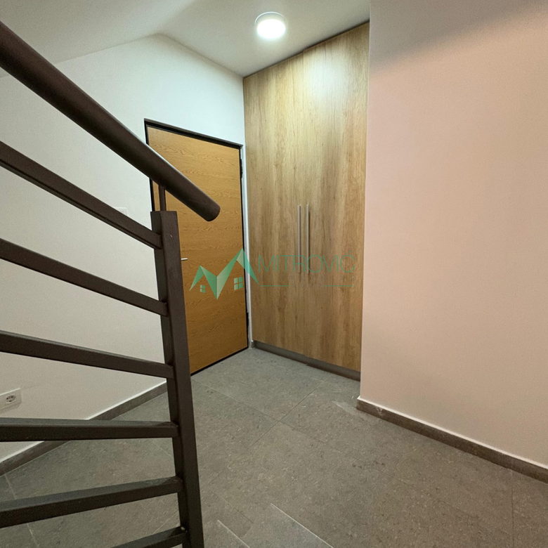 Petosoban stan na prodaju, Nova Detelinara, Novi Sad, 128m², 1.300 €