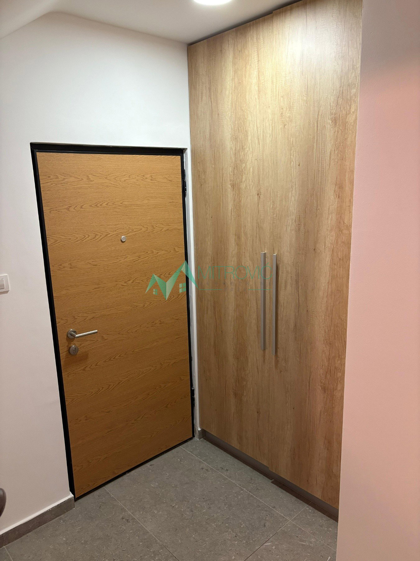 Petosoban stan na prodaju, Nova Detelinara, Novi Sad, 128m², 1.300 €