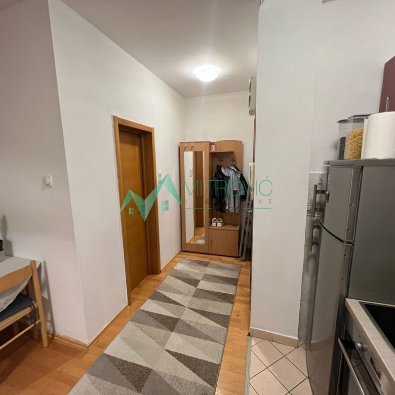 Stan Prodaja Novi Sad  27 m2
