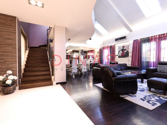 Stan Izdavanje Novi Sad  310 m2
